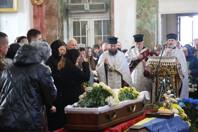 Навіки 49: у Луцьку попрощалися з Героєм Олександром Коханюком