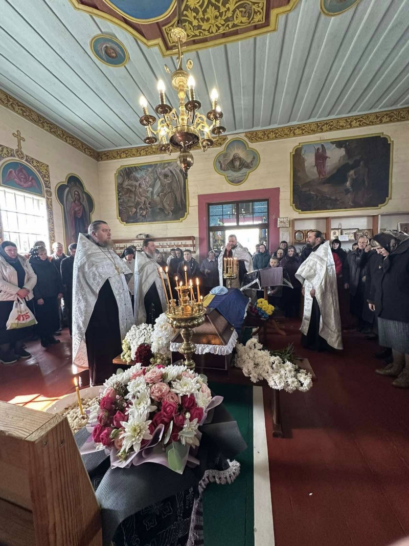 На Волині провели в останню дорогу 42-річного захисника Олександра Ткачука