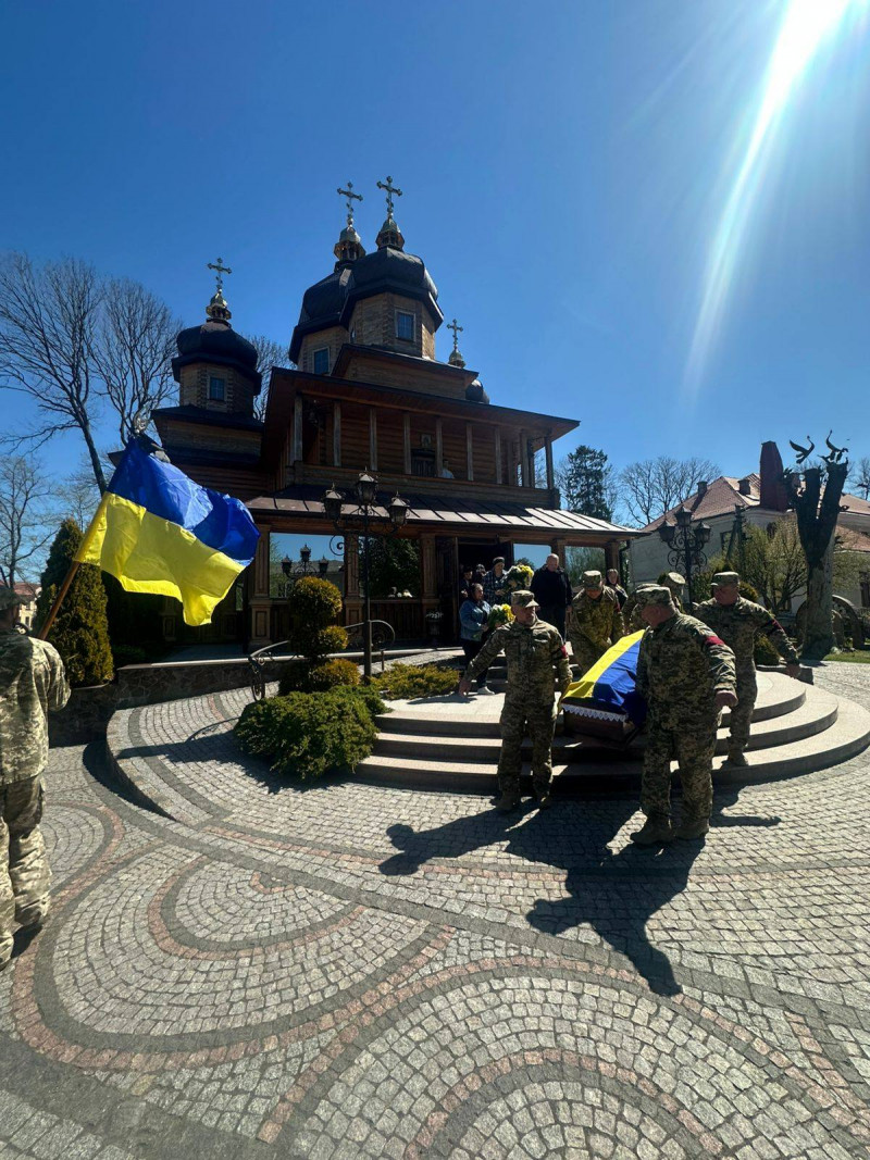 Не встиг створити сім’ю: на Волині в останню земну путь провели 28-річного Героя Миколу Шевчука