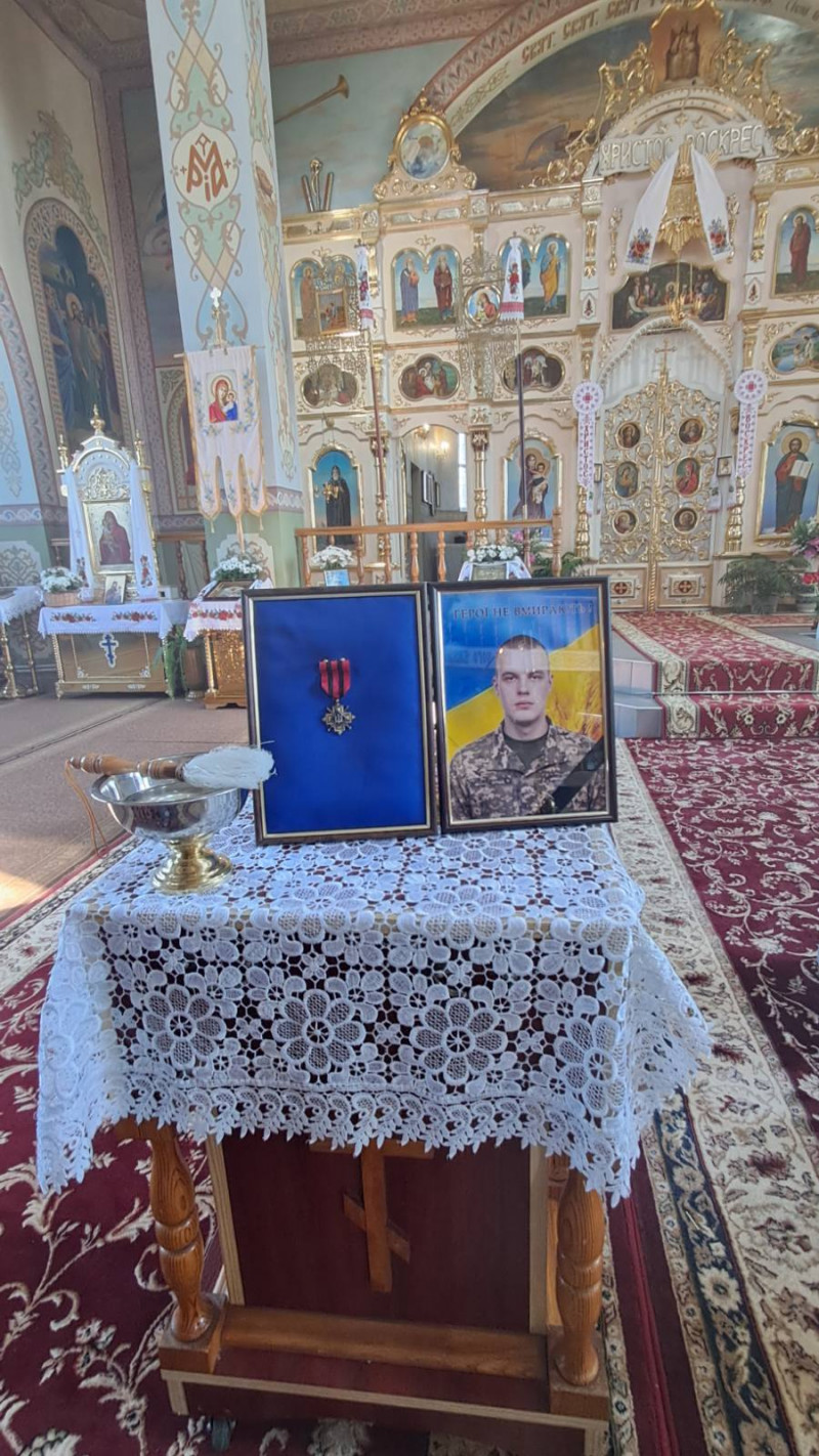 Понад 2 роки вважався зниклим безвісти: на Волині поховали Героя Володимира Кожевнікова