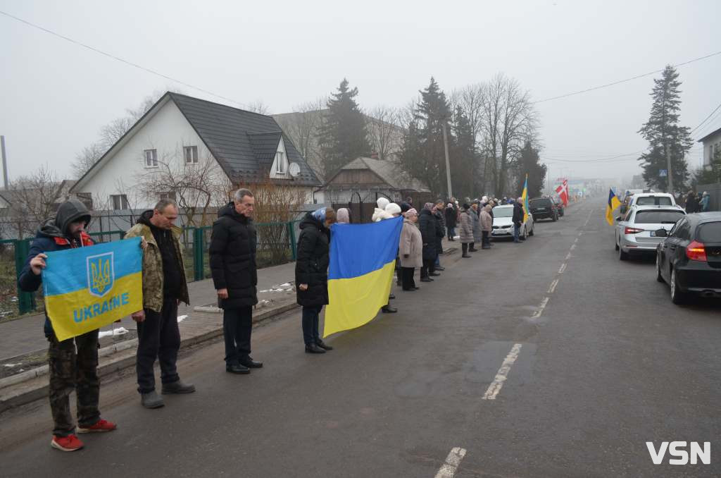 «Для нас – це одна хвилина, для них – Вічність»: у прикордонному місті на Волині вшанували тих, хто загинув від війни