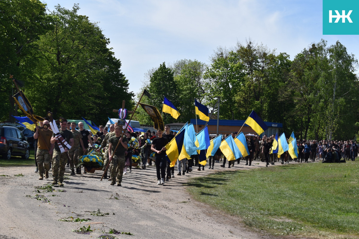 Ворожа куля вкоротила життя: на Волині попрощалися з 28-річним Героєм Іваном Мельником