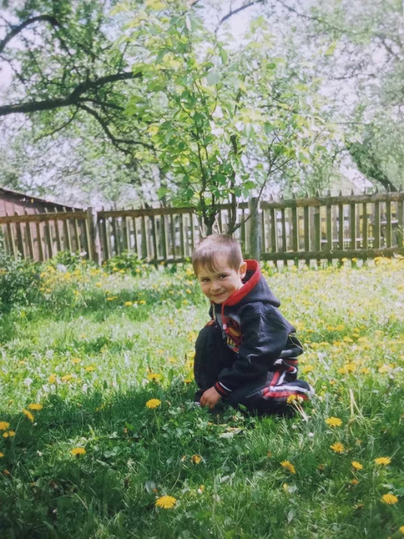 Будучи в комі, ледь помітно поворушив рукою ніби прощаючись з найріднішими: Герою з Волині назавжди 21 рік