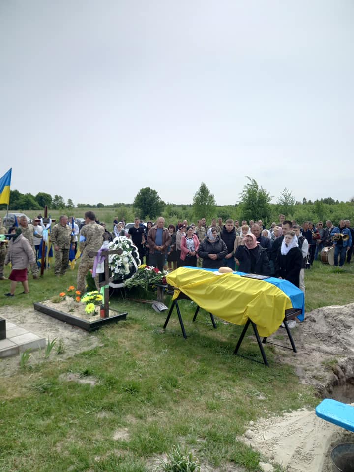 Загинув понад 2 місяці тому: на Волині поховали 24-річного Героя Владислава Богомаза. Фото