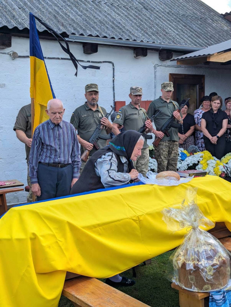 Два роки між надією і болем: на Волині попрощалися із захисником Петром Якимовим
