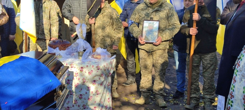 Загинув внаслідок удару FPV-дроном: волиняни попрощалися із загиблим Героєм Сергієм Семчуком