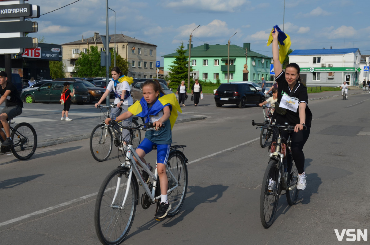 «Їду за Героя»: у місті на Волині вдруге провели благодійний велозаїзд на підтримку ЗСУ