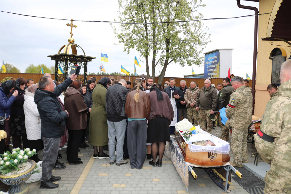 Навіки у строю: волиняни провели в останню путь свого Героя Івана Василюка