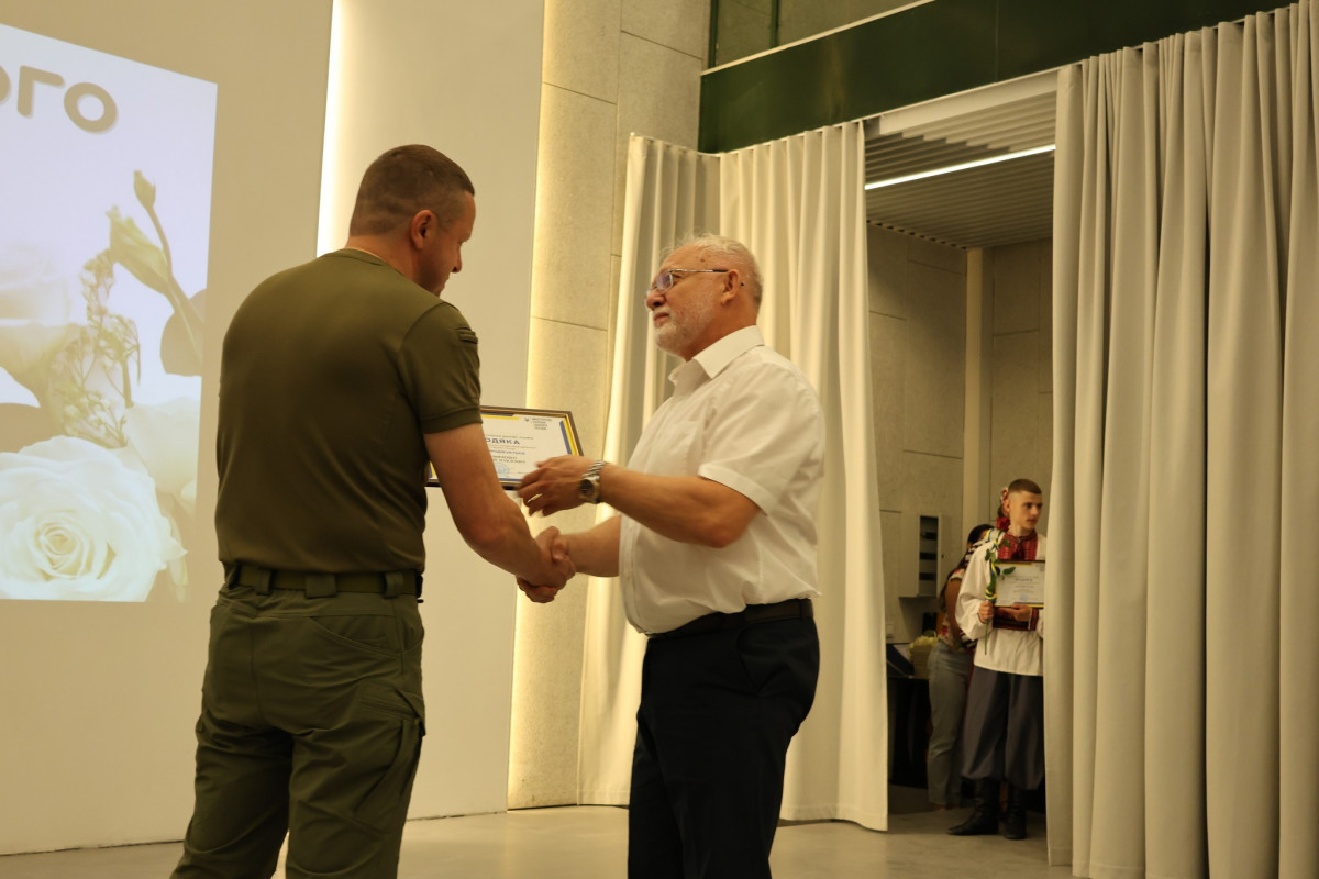 Відзнаки МОЗ й ОДА: медиків Волині привітали з професійним святом