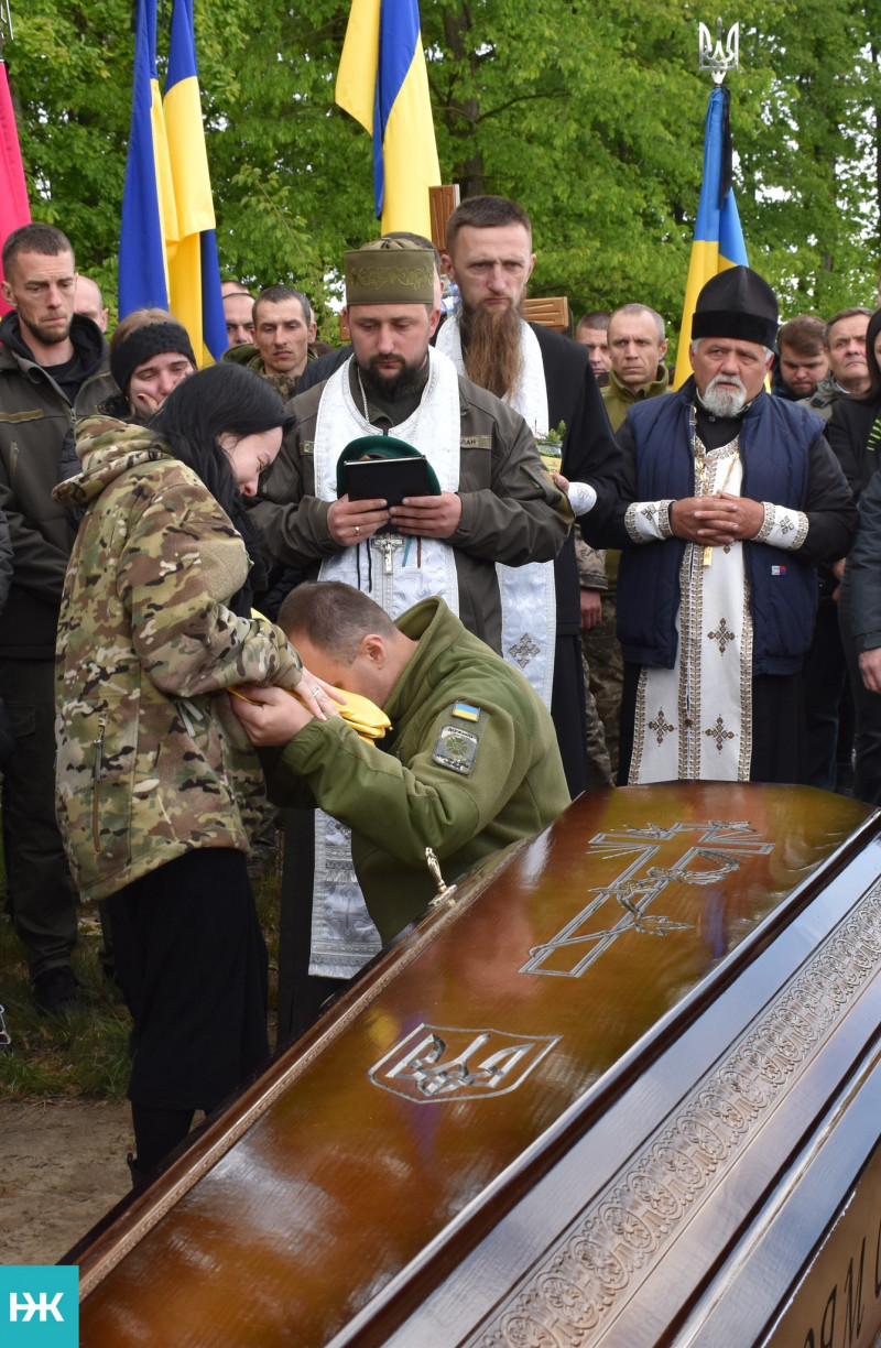 Мав святкувати весілля – натомість його провели в останню путь: на Волині попрощались з Героєм Владиславом Зуськом