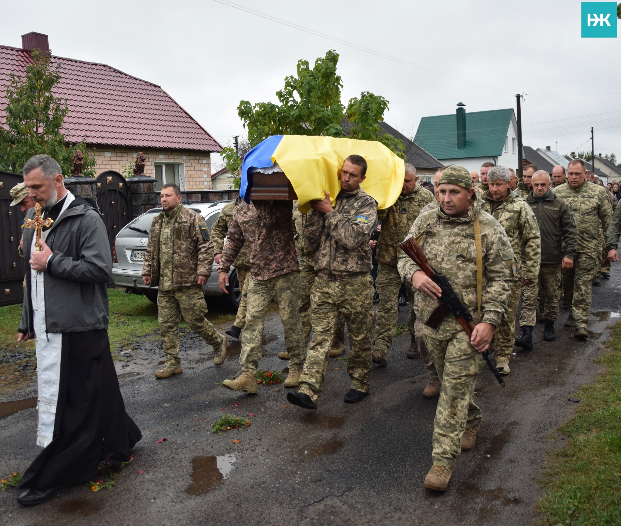 Навіки молодий: на Волині в останню дорогу провели Героя Олега Гарбара