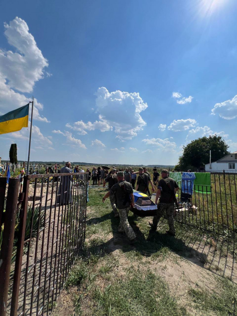 На Волині провели в останню путь полеглого 39-річного Героя Віталія Вороб'я