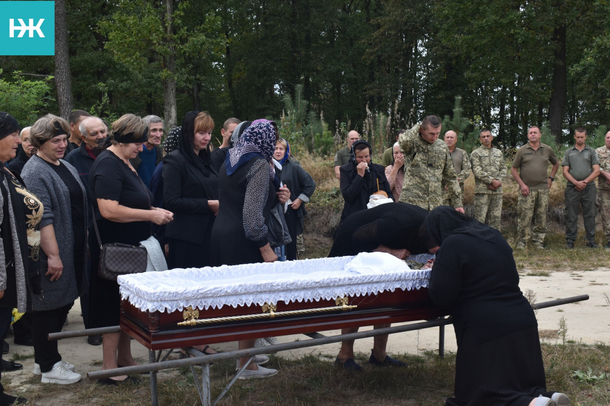 «На щиті» Героя привіз брат, який теж у війську: на Волині в останню дорогу провели полеглого воїна Віктора Гудька