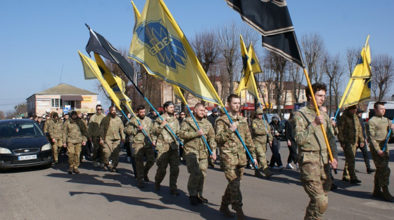 У громаді на Волині попрощалися із 23-річним розвідником «Азова» Назаром Поліщуком