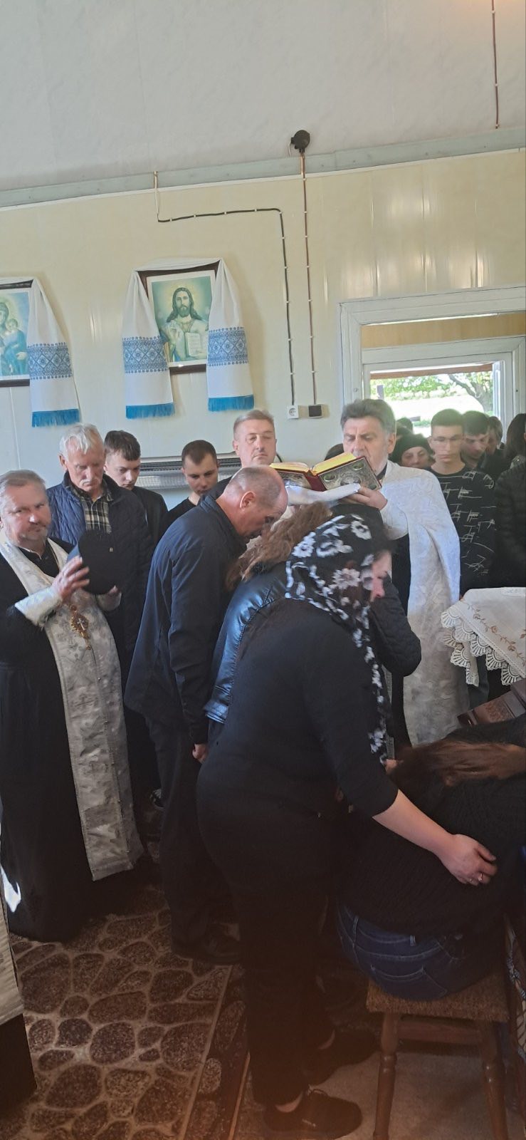 Безстрашно вибивав окупантів з української землі: на Волині поховали молодого Героя Романа Возняка