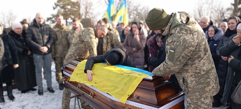 Серце зупинилося у переддень Нового року: на Волині в останню дорогу провели Героя Святослава Ткачука