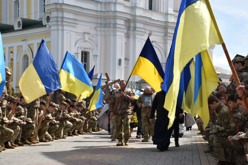 Загинув понад півтора року тому: у Луцьку попрощалися з Героєм Святославом Юзефчуком