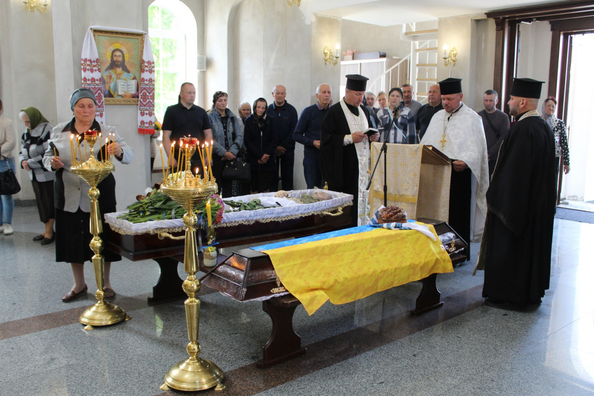В бою отримав поранення, несумісні з життям: на Волині поховали Героя Сергія Дмитрука