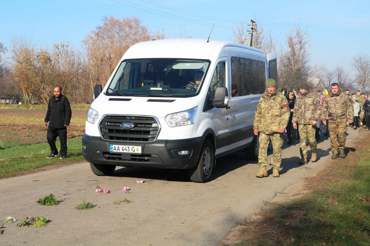 Війна забрала життя батька й сина: на Волині попрощалися з 22-річним спецпризначенцем Назаром Кравчуком