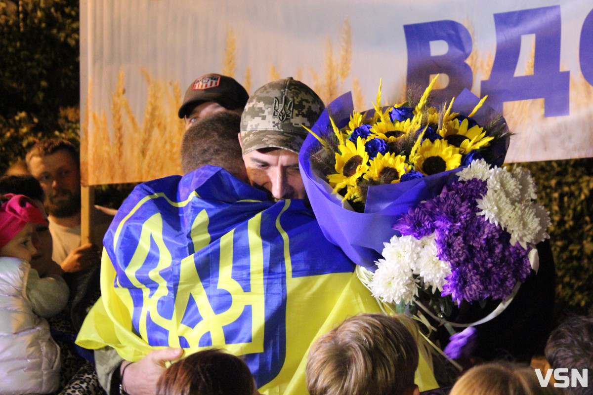 27 місяців провів у російському полоні: в Луцьку зустріли звільненого з неволі Михайла Шостака