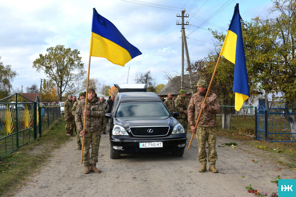 З перших днів вторгнення боронив Україну: на Волині попрощались з кавалером орденів «За мужність» Василем Петриком