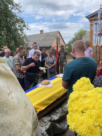 Вічна дорога додому: Волинь попрощалася з полеглим захисником Миколою Корукою