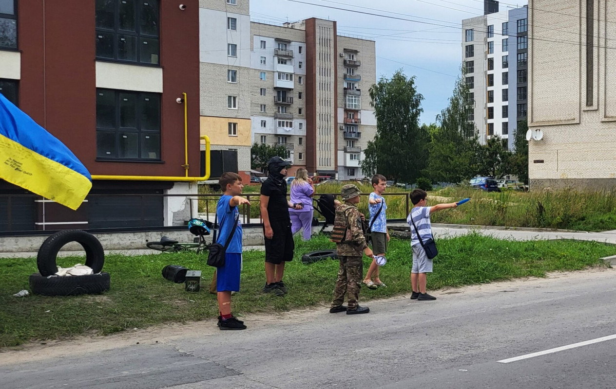 Канікули для допомоги: на Волині діти купили два дрони для захисників України