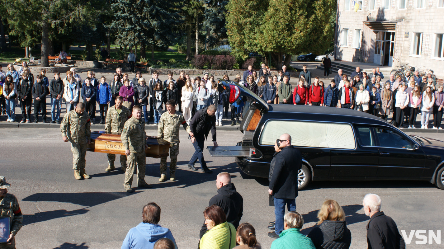 Це був справжній командир, яких мало: на Волині провели в останню дорогу «Народного Героя України» Павла Чайку