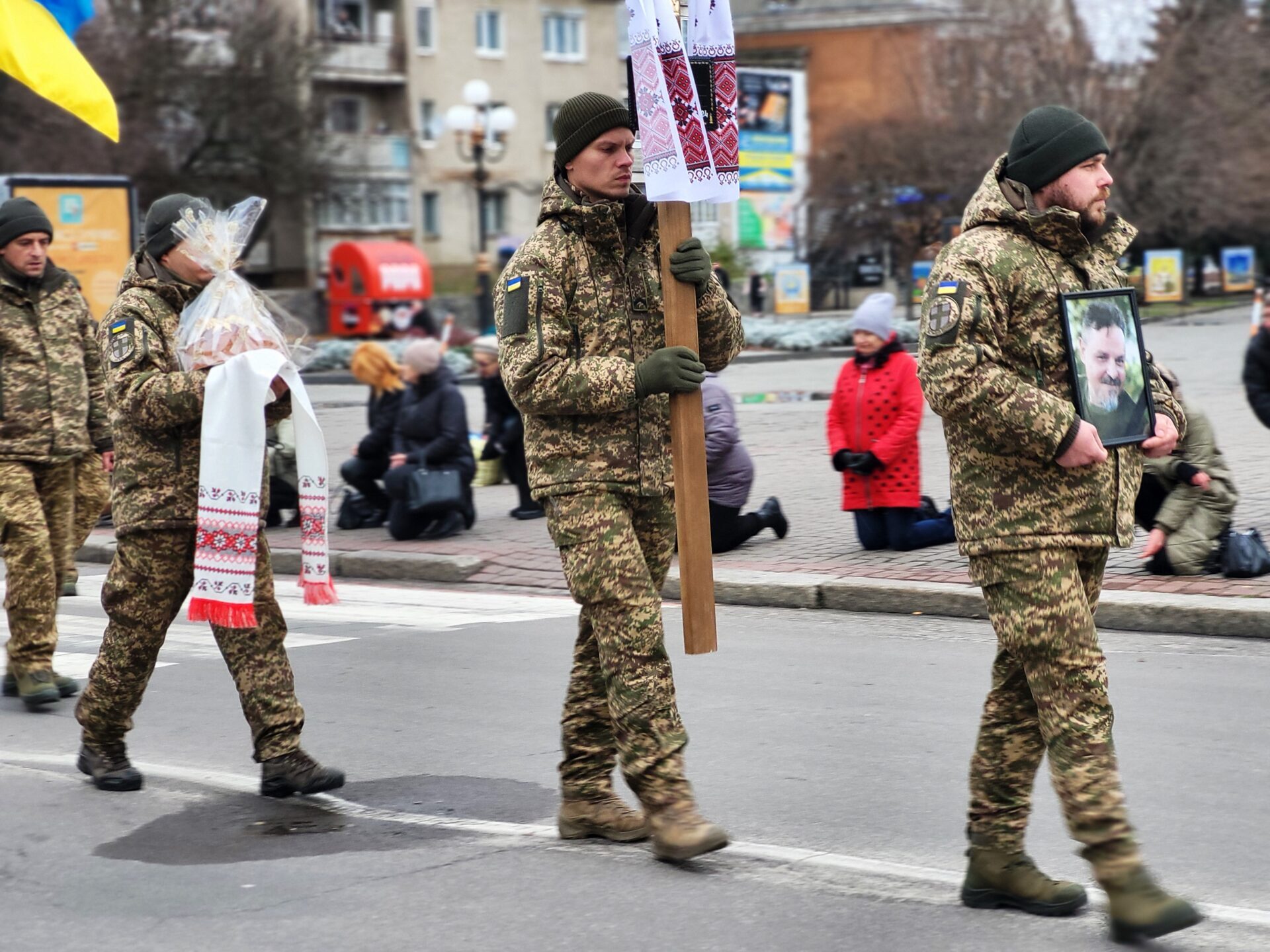 «Людина, яку пам'ятатимуть не лише на Волині, а й за межами України»: волиняни попрощалися з Героєм Ігорем Кобишем