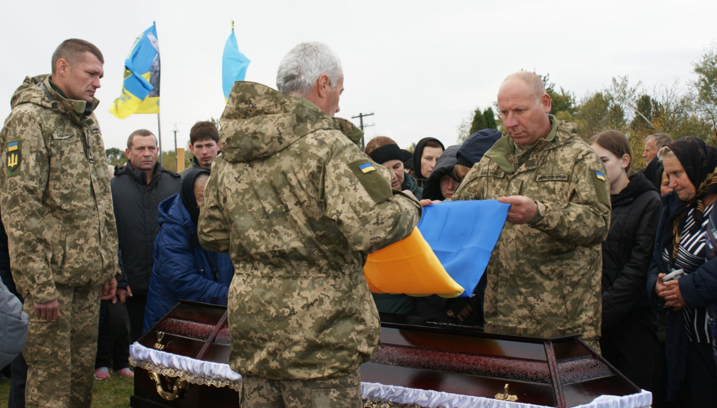 Світла людина зі щирим серцем: на Волині попрощалася з військовим Миколою Пахлею