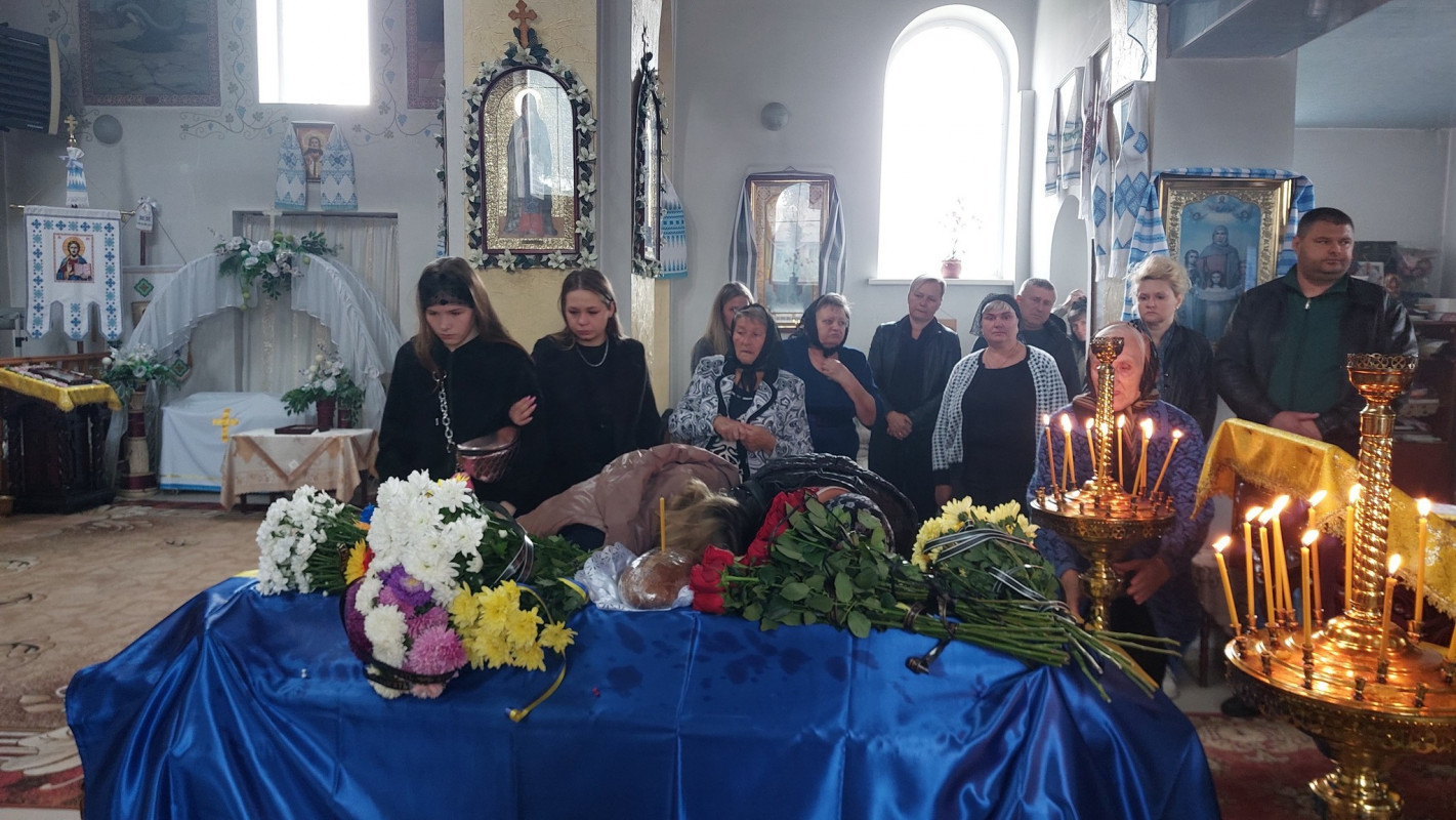 Три місяці боротьби за життя: на Волині провели в останню дорогу захисника Олександра Гуля