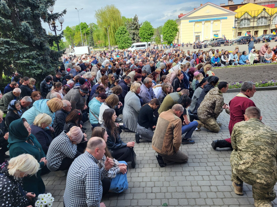 Учасник АТО, поліцейський, батько: на Волині попрощалися з 35-річним Героєм Дмитром Сергієнком