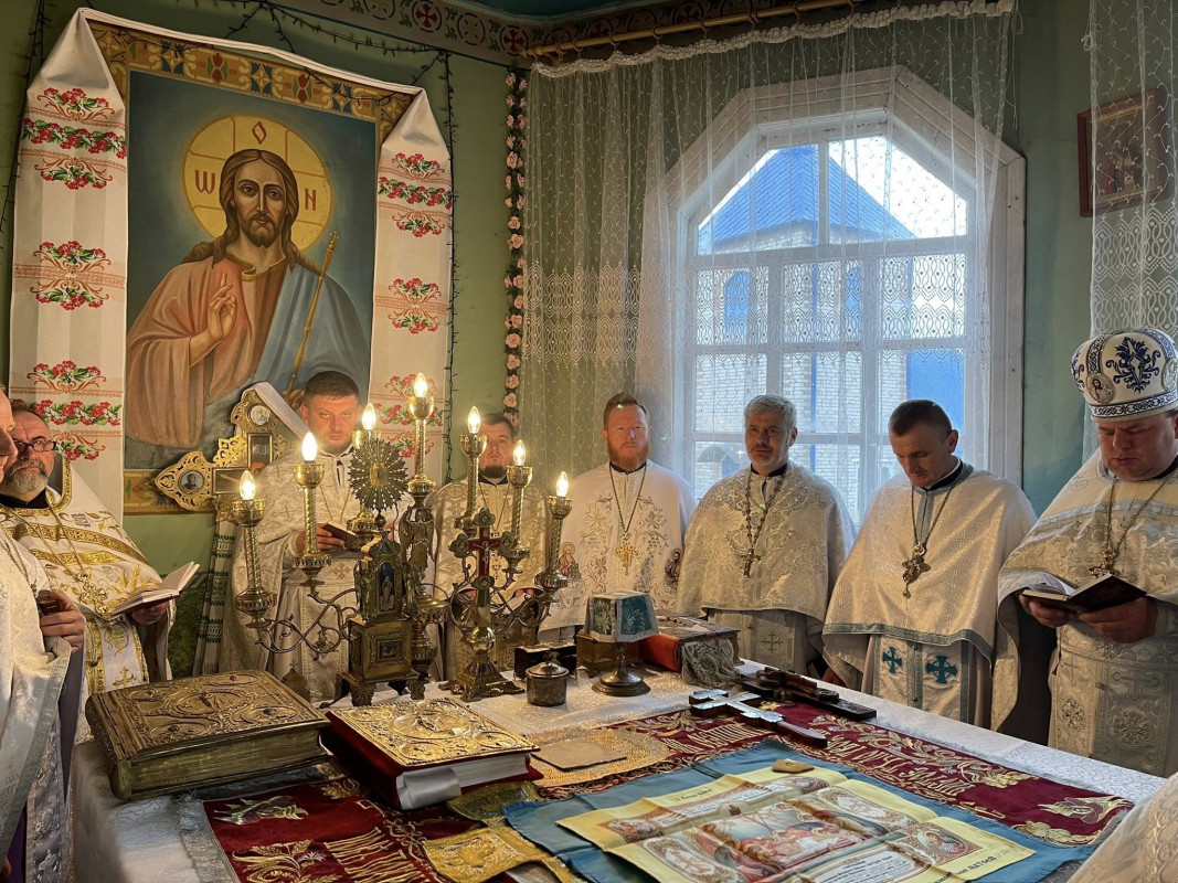 На Волині провели в останню путь священника Володимира Лапінського