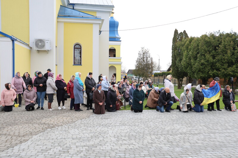 Загинув 15 місяців тому: у Луцькій громаді попрощалися з Героєм Анатолієм Бекасом. Фото