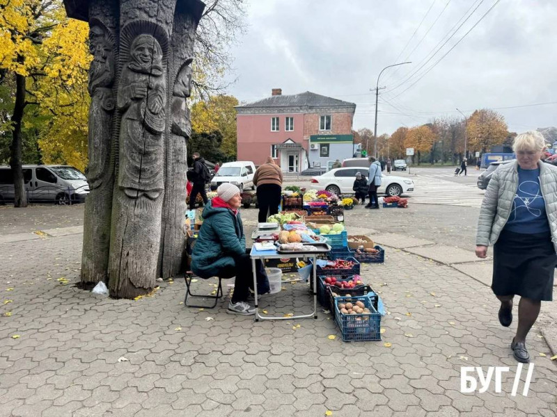 Що продають на осінньому ринку на Волині: ціни на овочі, фрукти та саджанці