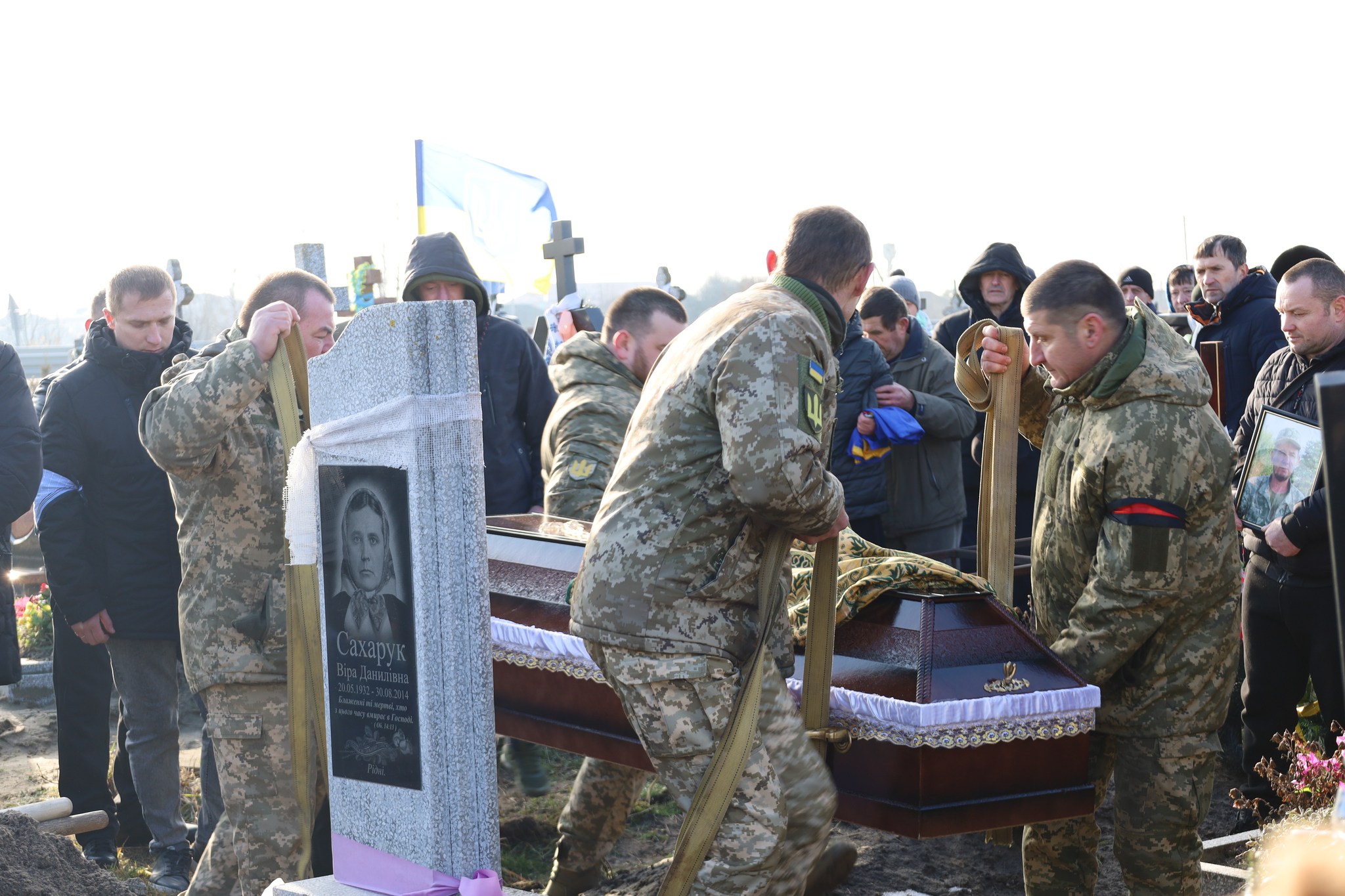 Серце важкопораненого бійця зупинилося після тривалого лікування: на Волині попрощалися з Героєм Русланом Світачем