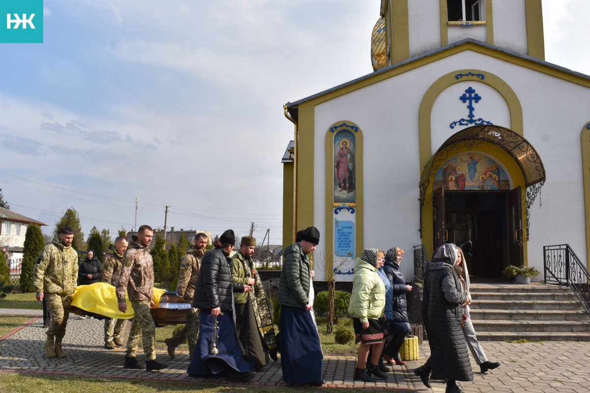 Востаннє додому повернувся через рік після загибелі: на Волині попрощалися із прикордонником Андрієм Мартинюком