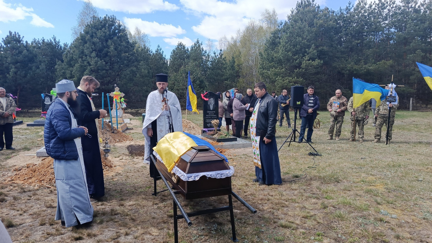 Навіки 41: на Волині в останню земну путь провели Героя Євгена Котельницького, який майже рік вважався зниклим безвісти