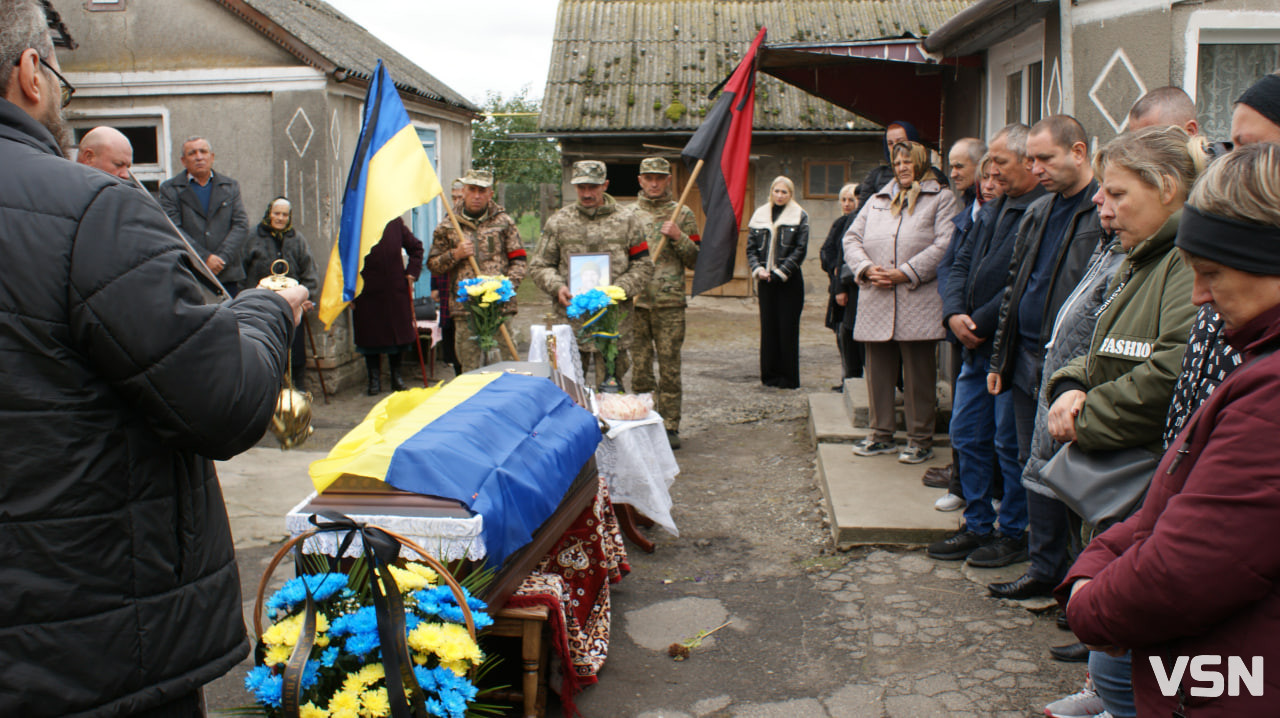 «Все питала, коли приїдеш, а ти казав, немає ким замінити...», - на Волині попрощалися з Героєм Сергієм Шевчуком