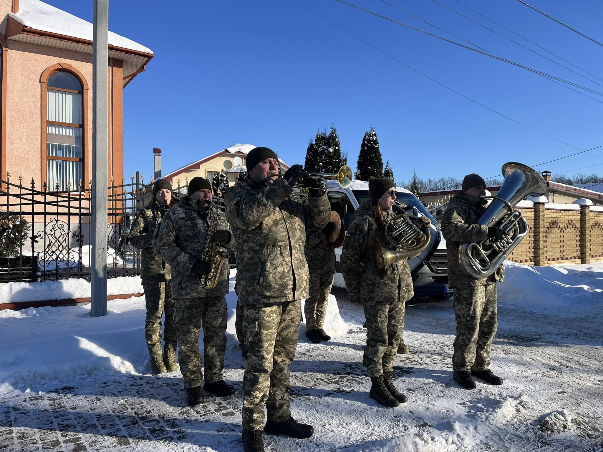 «Був щасливий, що став корисним державі та народу»: на Волині попрощалися з воїном Олександром Ластенком