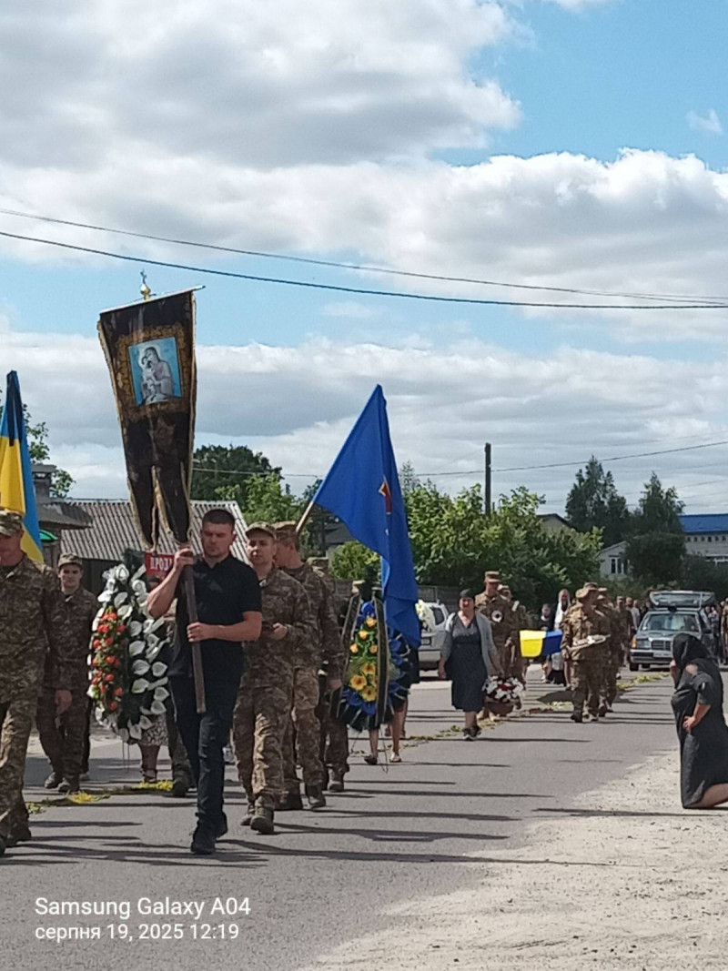 Навіки 31: на Волині в останню путь провели Героя Олега Оксенюка