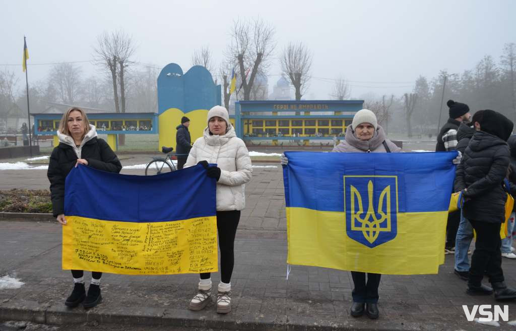 «Для нас – це одна хвилина, для них – Вічність»: у прикордонному місті на Волині вшанували тих, хто загинув від війни