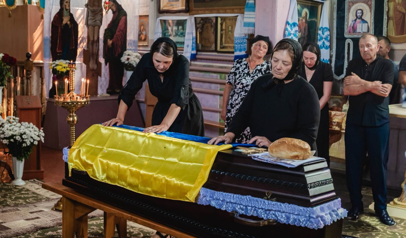 «На щиті» повернувся додому: на Волині поховали прикордонника Валентина Пірожика