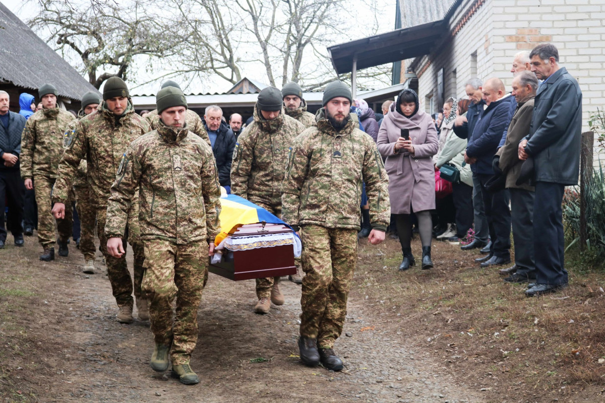 Війна забрала життя батька й сина: на Волині попрощалися з 22-річним спецпризначенцем Назаром Кравчуком