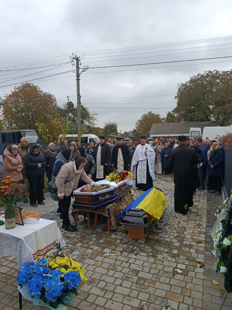 Його життя обірвалося на полі бою: на Волині в останню земну дорогу провели загиблого Героя Олександра Пальшина