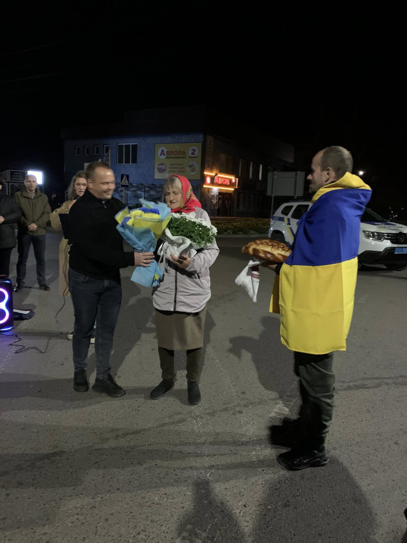 Після довгих місяців полону додому на Волинь повернувся захисник Василь Кулачук