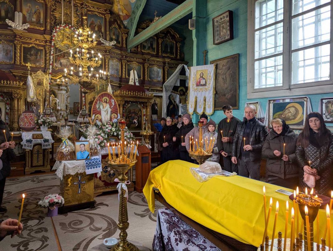 Понад півтора року вважався зниклим безвісти: на Волинь «на щиті» повернувся Герой Дмитро Новосад
