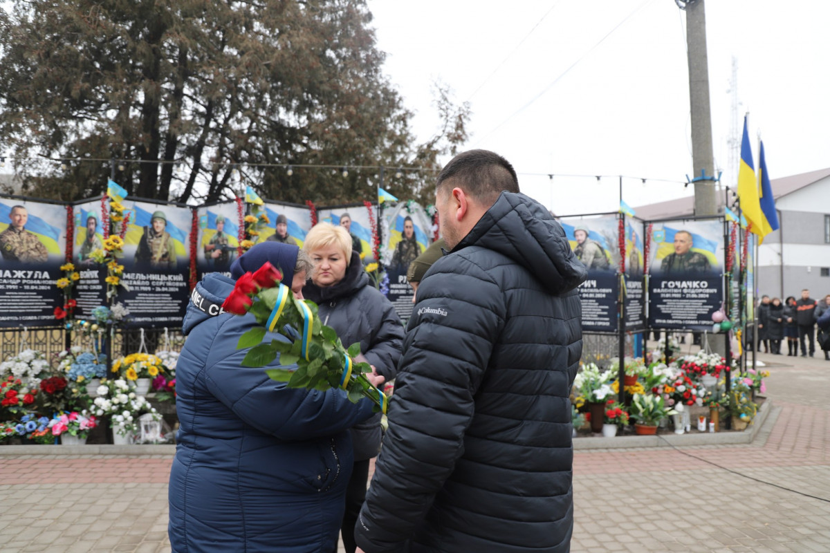 Сподівалися, що захисники з війни повернуться живими та не судилося: рідним загиблих Героїв з Волині вручили їхні ордени