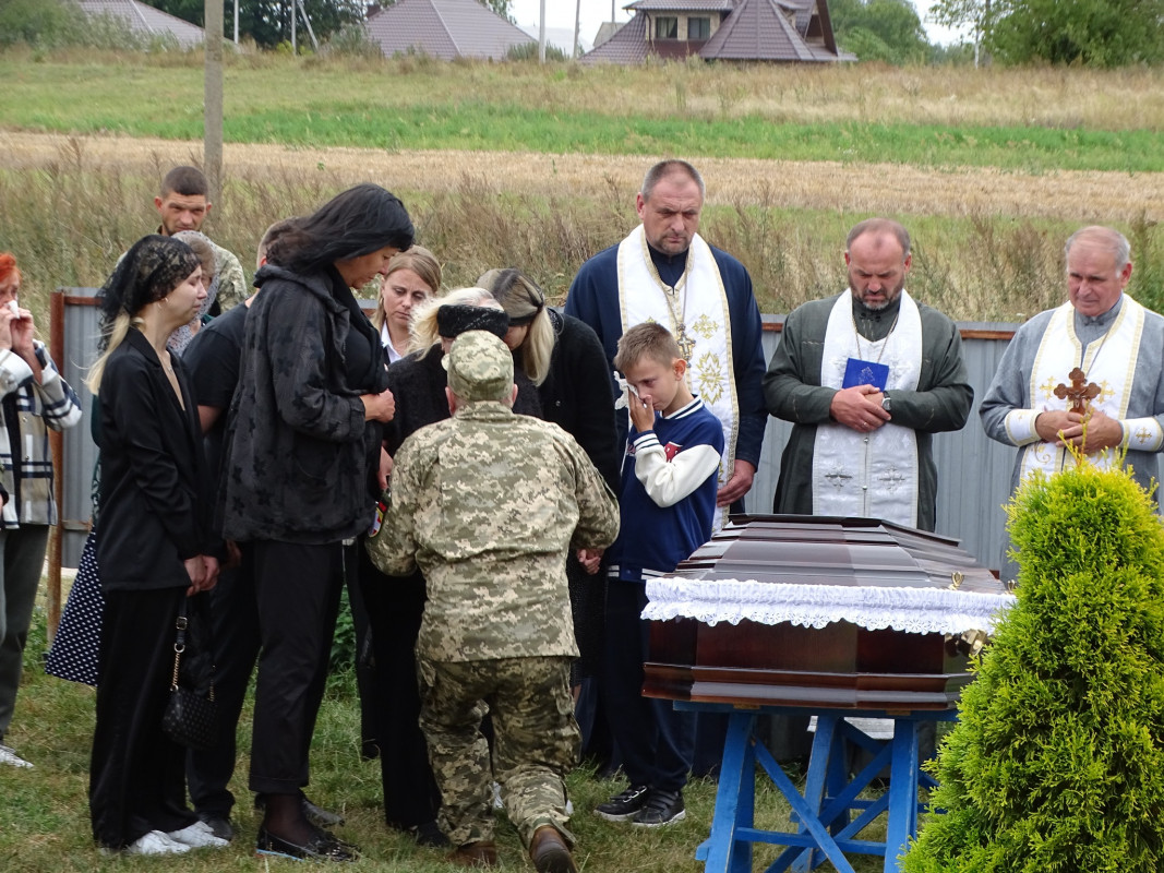 Ідентифікований за результатами тесту-ДНК: на Волині поховали Героя Володимира Олексюка