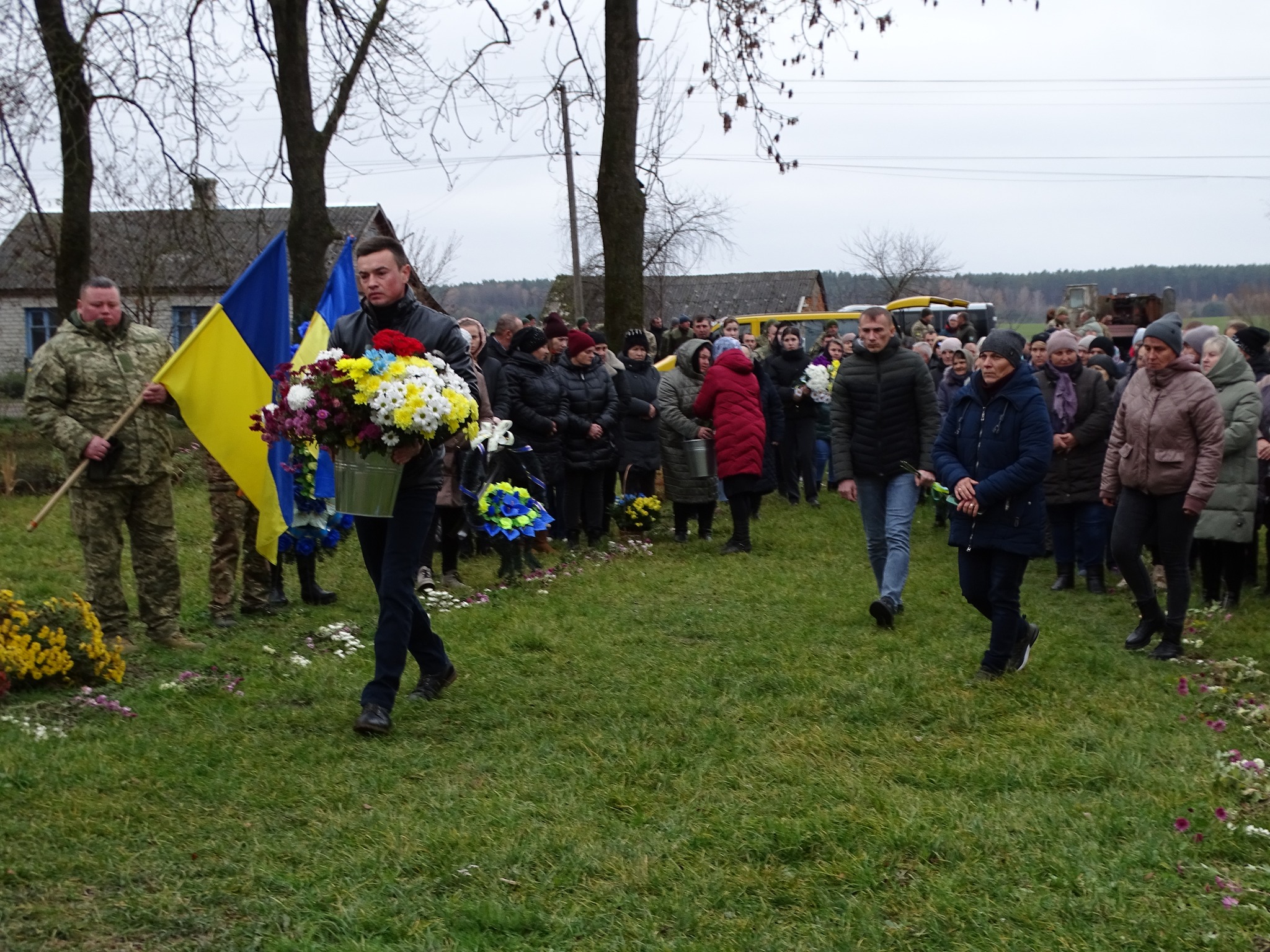 Мобілізували у липні, а в листопаді він уже загинув: Волинь попрощалася із ще одним Героєм, який віддав життя за Україну